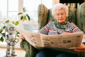 signora che legge giornale con accanto un robot IA